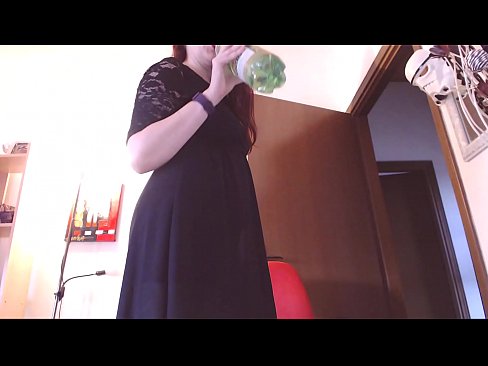 ❤️ Un escravo sumiso que adora as bragas sucias e deliciosas vese obrigado a masturbarse despois de ver este vídeo! ️❌ Porno en nós ❌