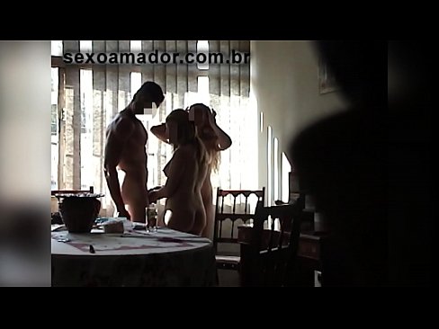 ❤️ Os amigos sexuais invitan a un home xigante e a un trío con el ️❌ Porno en nós ❌